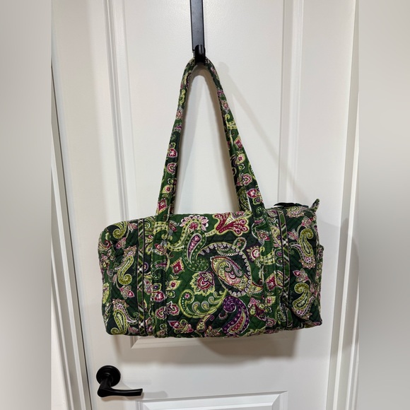Vera Bradley Medium Duffel Bag Retired Green Paisley Quilted Cotton Travel - Picture 1 of 5
